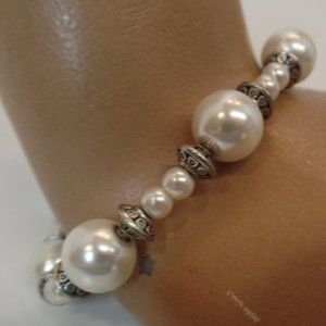 Unbranded Faux Pearl & Silvertone Beaded Magnetic Bracelet Suited for 7" Wrist